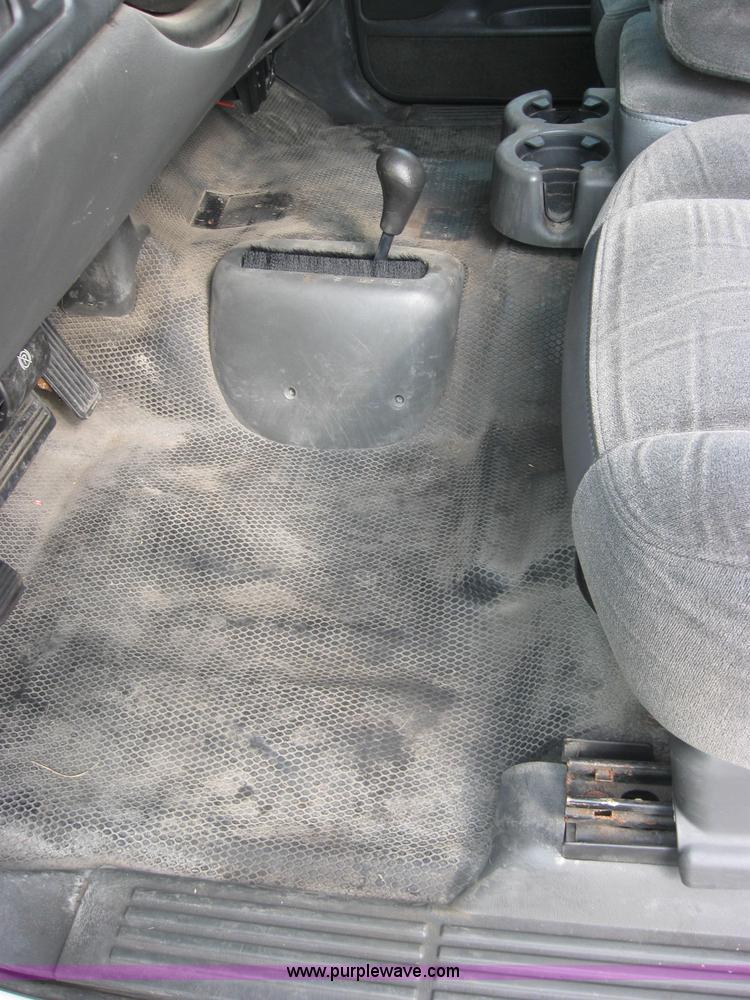 image for item 5217 2003 Chevrolet K1500 Silverado extended cab pickup truck