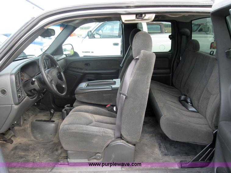 image for item 5218 2003 Chevrolet K1500 Silverado extended cab pickup truck