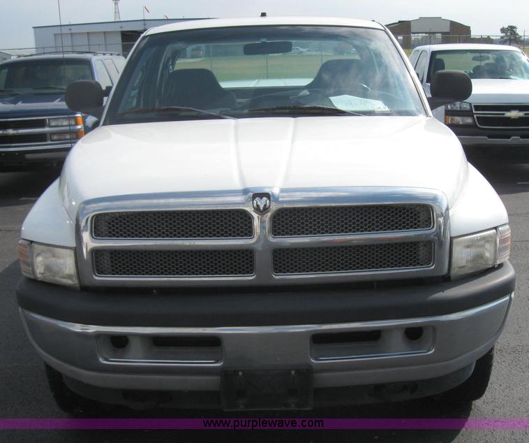 image for item 5220 1999 Dodge Ram 1500 club cab pickup truck