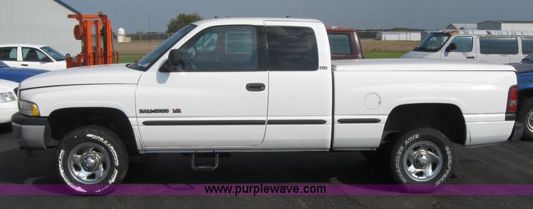 image for item 5220 1999 Dodge Ram 1500 club cab pickup truck