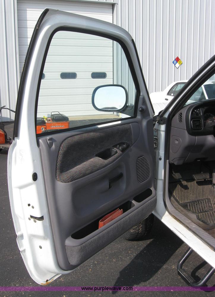 image for item 5220 1999 Dodge Ram 1500 club cab pickup truck