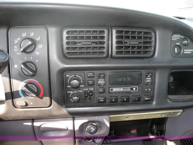 image for item 5220 1999 Dodge Ram 1500 club cab pickup truck