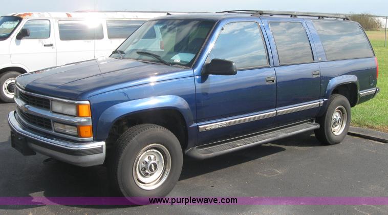 image for item 5221 1997 Chevrolet K2500 Suburban