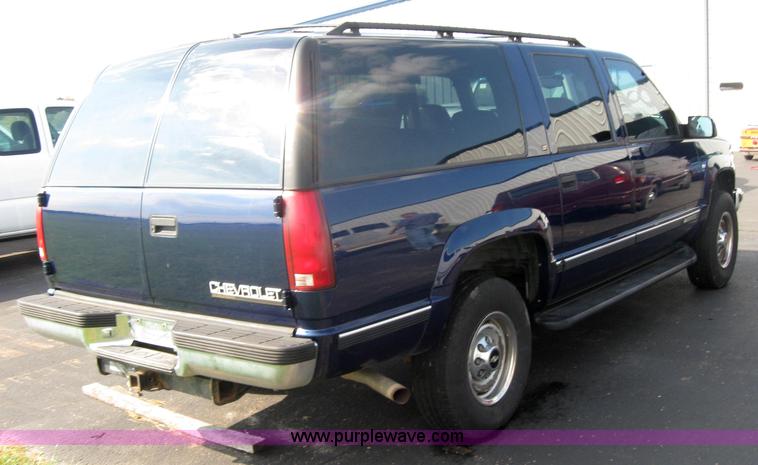 image for item 5221 1997 Chevrolet K2500 Suburban
