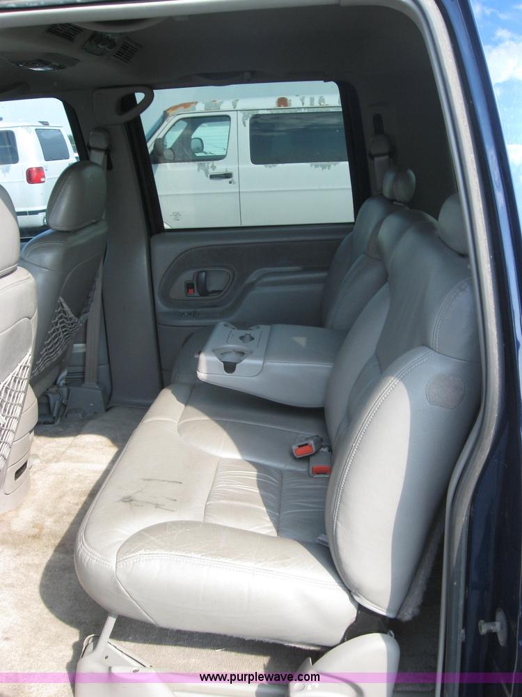 image for item 5221 1997 Chevrolet K2500 Suburban