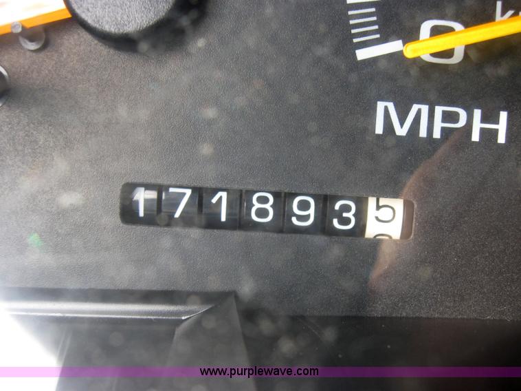 image for item 5221 1997 Chevrolet K2500 Suburban