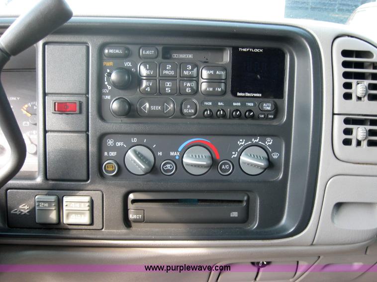 image for item 5221 1997 Chevrolet K2500 Suburban