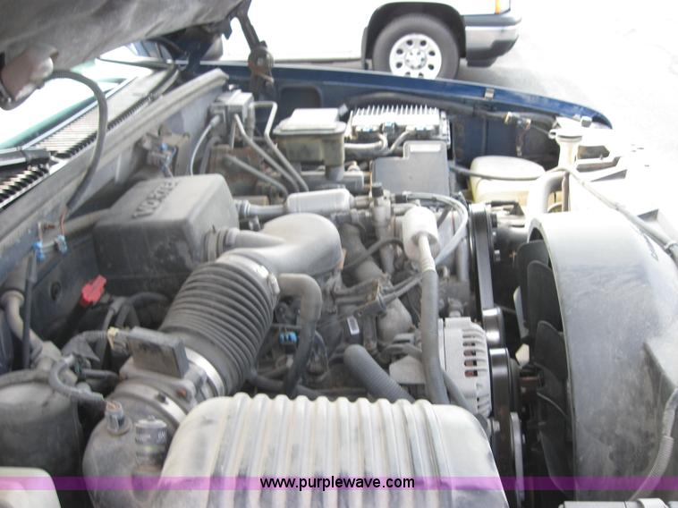 image for item 5221 1997 Chevrolet K2500 Suburban