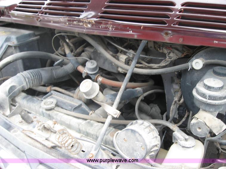 image for item 5222 1989 Dodge Ram Wagon B250