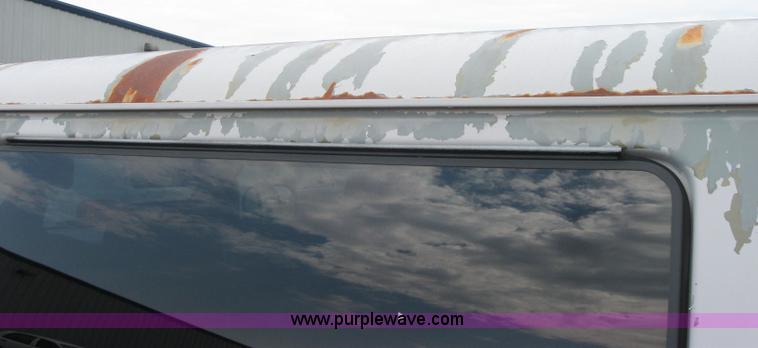 image for item 5223 2000 Dodge Ram Wagon B2500