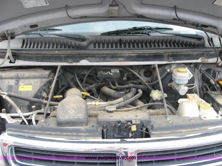 image for item 5223 2000 Dodge Ram Wagon B2500