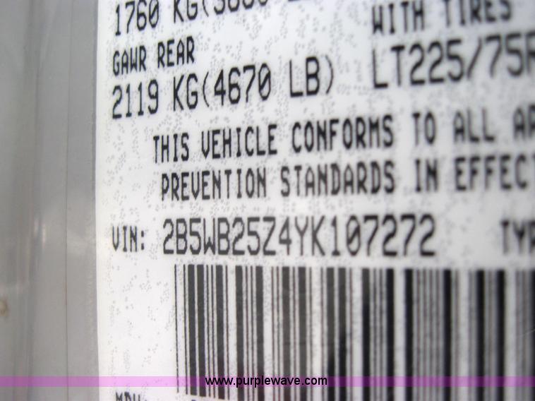 image for item 5223 2000 Dodge Ram Wagon B2500