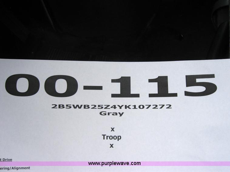 image for item 5223 2000 Dodge Ram Wagon B2500