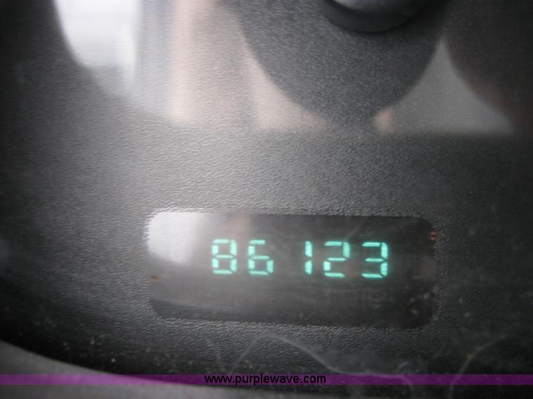 image for item 5224 2001 Dodge Ram Wagon B2500