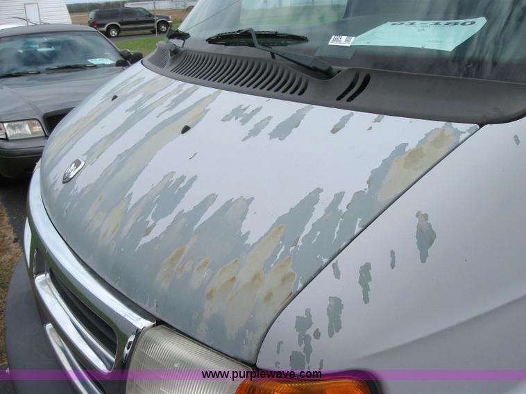 image for item 5224 2001 Dodge Ram Wagon B2500