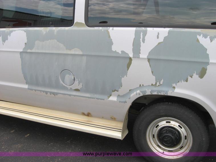 image for item 5224 2001 Dodge Ram Wagon B2500