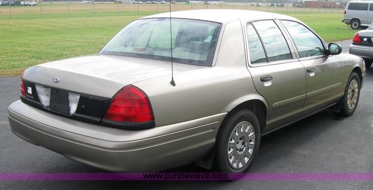 image for item 5225 2005 Ford Crown Victoria Police Interceptor