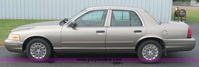 image for item 5225 2005 Ford Crown Victoria Police Interceptor