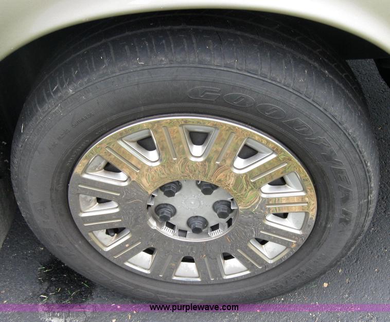 image for item 5225 2005 Ford Crown Victoria Police Interceptor