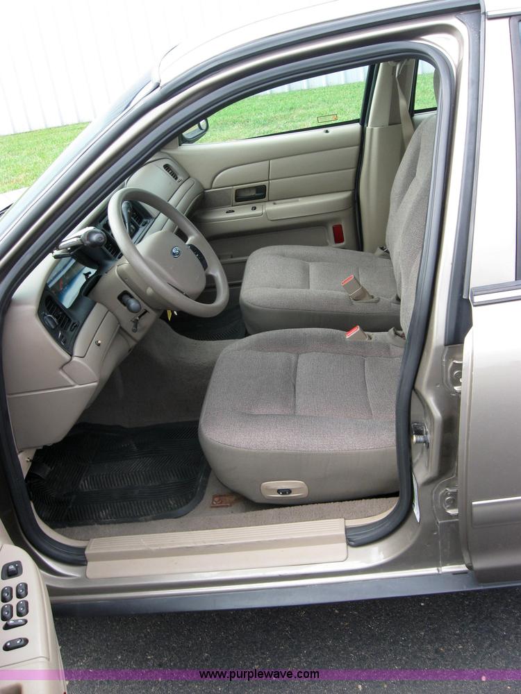 image for item 5225 2005 Ford Crown Victoria Police Interceptor