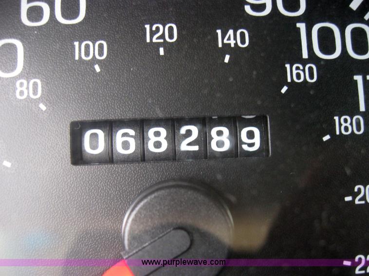 image for item 5225 2005 Ford Crown Victoria Police Interceptor