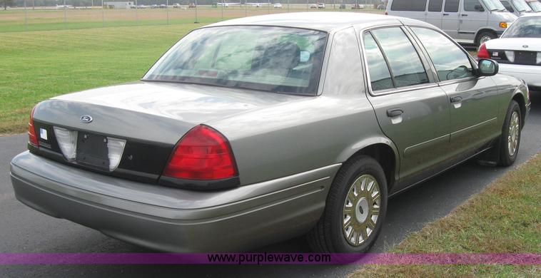 image for item 5226 2004 Ford Crown Victoria Police Interceptor