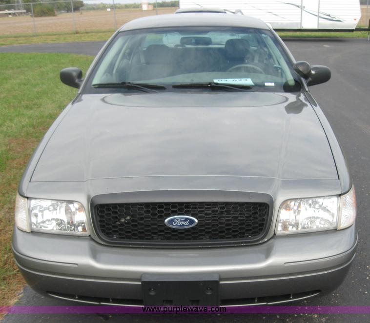 image for item 5226 2004 Ford Crown Victoria Police Interceptor