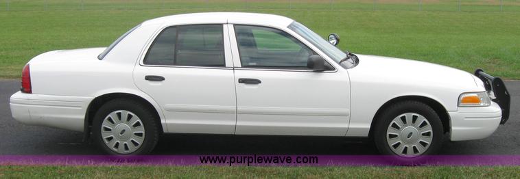 image for item 5227 2007 Ford Crown Victoria Police Interceptor
