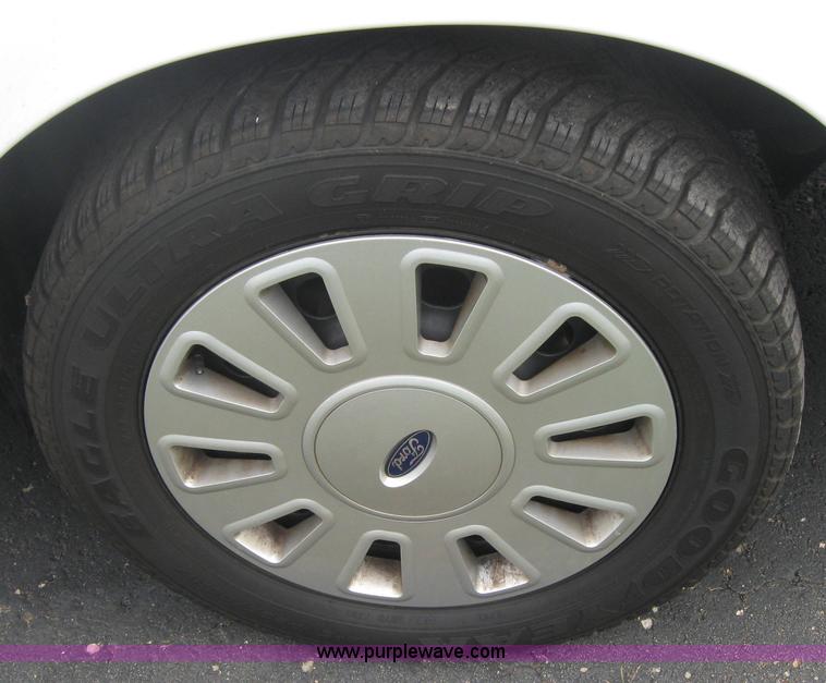 image for item 5227 2007 Ford Crown Victoria Police Interceptor