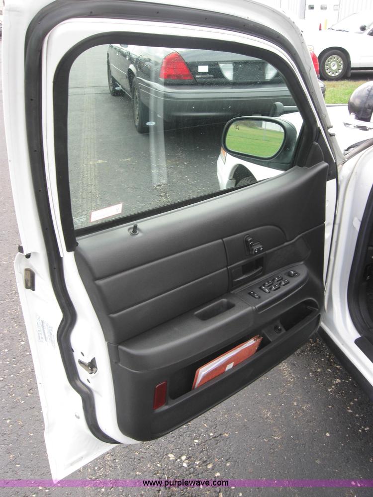 image for item 5227 2007 Ford Crown Victoria Police Interceptor
