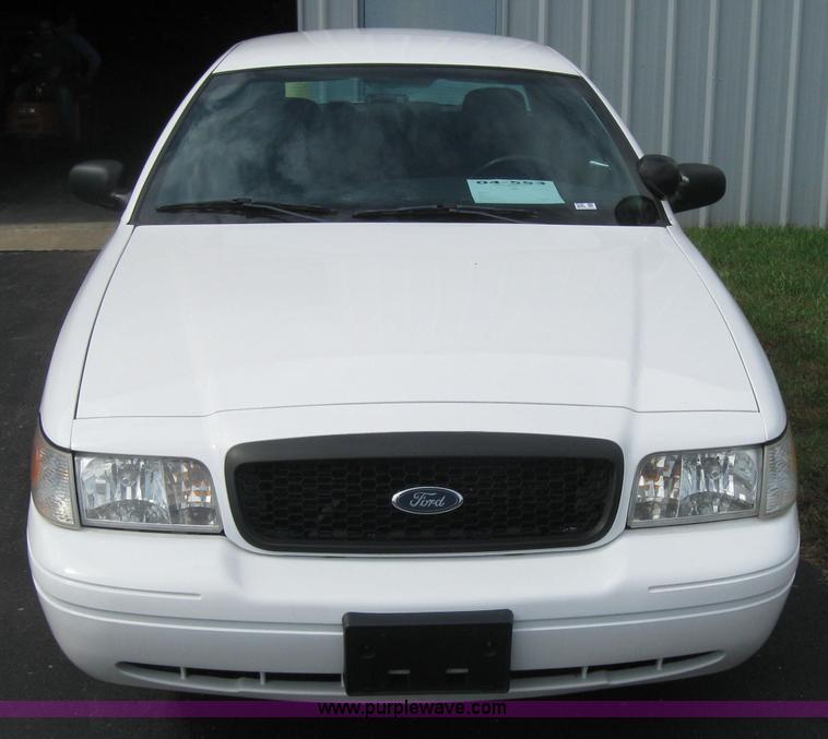 image for item 5229 2004 Ford Crown Victoria Police Interceptor