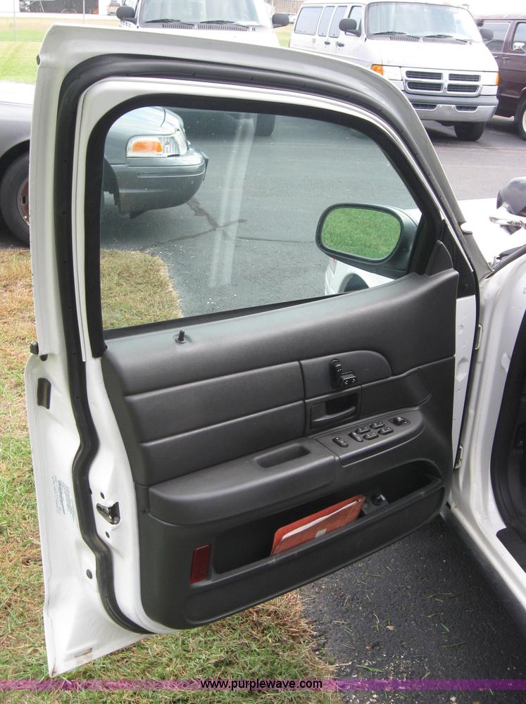 image for item 5229 2004 Ford Crown Victoria Police Interceptor