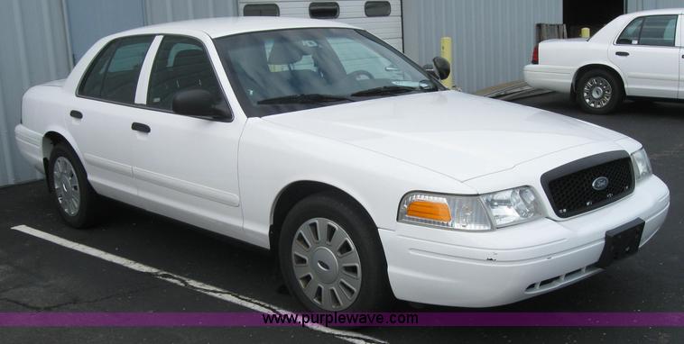 image for item 5232 2007 Ford Crown Victoria Police Interceptor