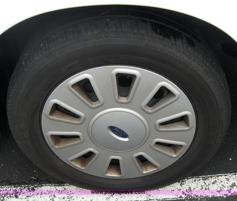 image for item 5232 2007 Ford Crown Victoria Police Interceptor