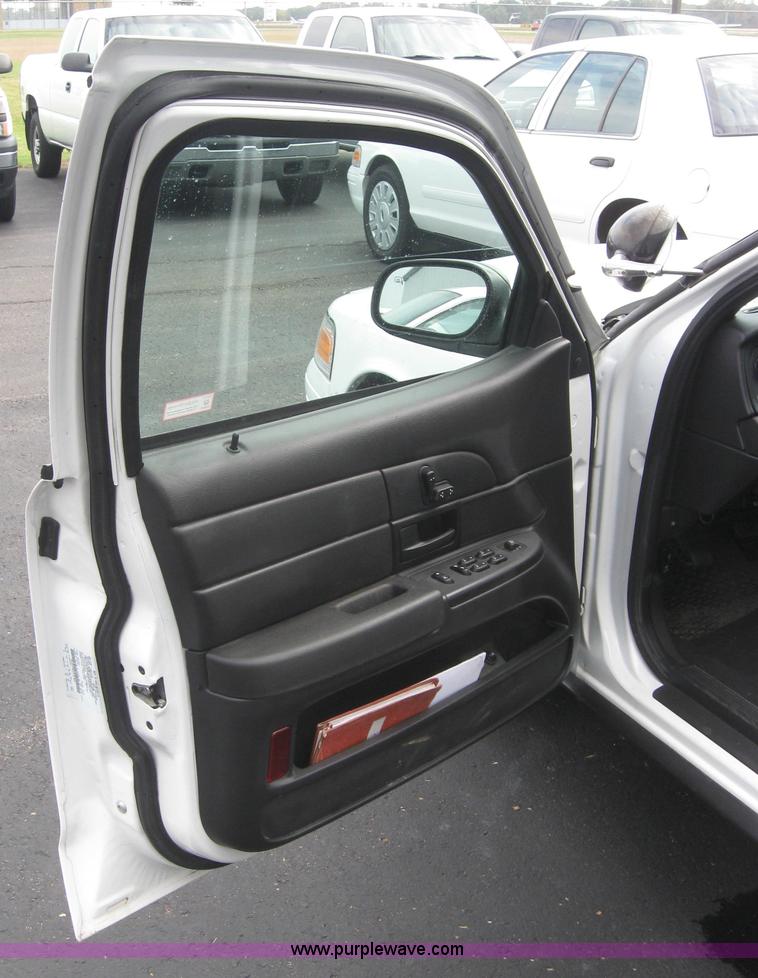 image for item 5232 2007 Ford Crown Victoria Police Interceptor