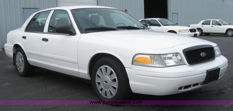image for item 5233 2008 Ford Crown Victoria Police Interceptor
