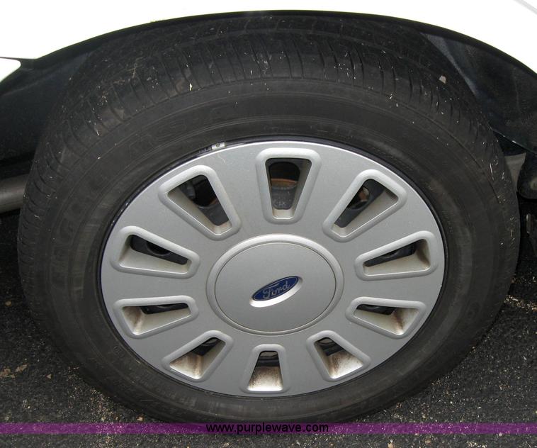 image for item 5233 2008 Ford Crown Victoria Police Interceptor