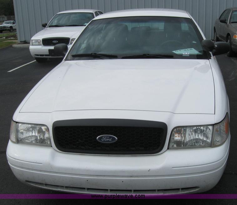 image for item 5236 2004 Ford Crown Victoria Police Interceptor