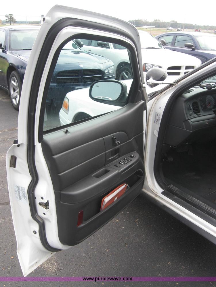 image for item 5236 2004 Ford Crown Victoria Police Interceptor