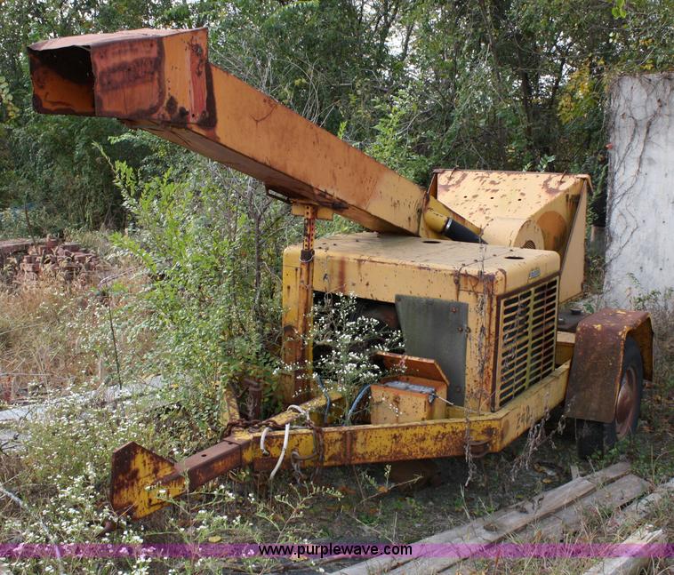 Ford wood chipper in Atchison, KS Item 1755 sold Purple Wave