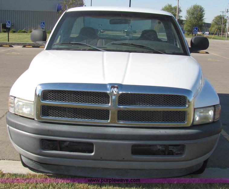 image for item 2101 1999 Dodge Ram 1500 pickup truck
