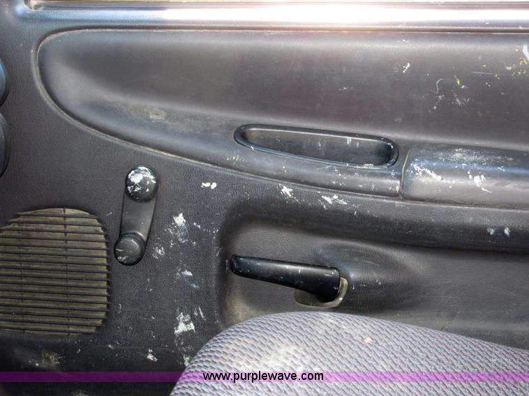 image for item 2101 1999 Dodge Ram 1500 pickup truck