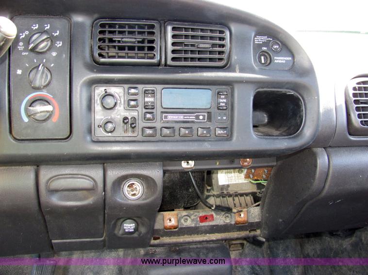 image for item 2101 1999 Dodge Ram 1500 pickup truck