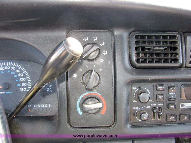 image for item 2101 1999 Dodge Ram 1500 pickup truck