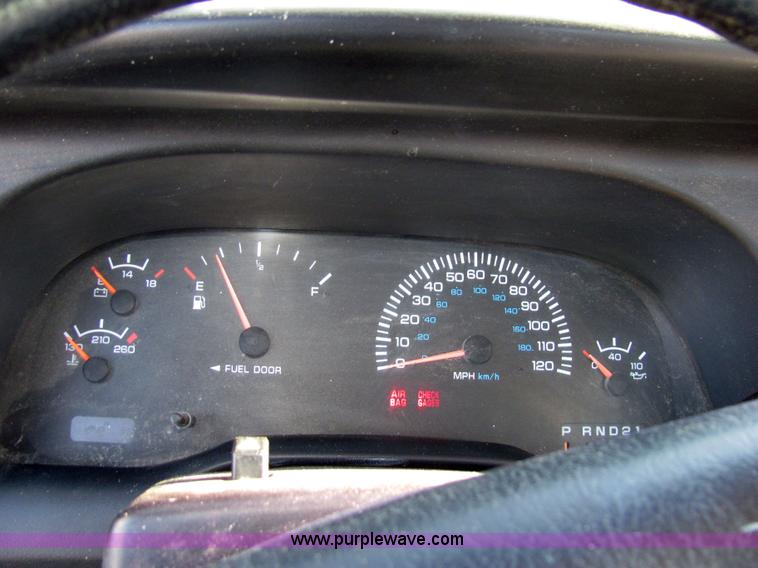 image for item 2101 1999 Dodge Ram 1500 pickup truck