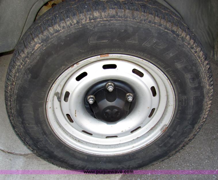 image for item 2101 1999 Dodge Ram 1500 pickup truck