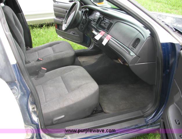 image for item 2582 2005 Ford Crown Victoria Police Interceptor