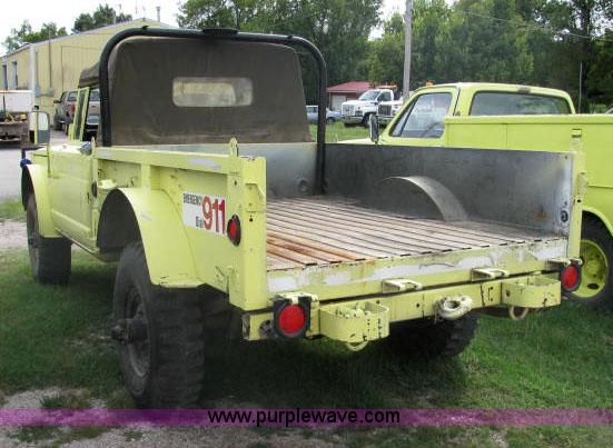 image for item 2587 1969 Jeep Kiser 1-1/4 ton truck