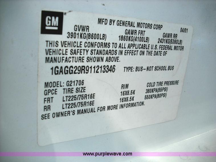 image for item 3622 2001 Chevrolet G2500 Express van