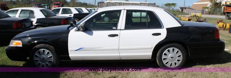 image for item 4800 2007 Ford Crown Victoria Police Interceptor